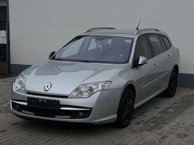 Gebraucht Renault Laguna III Dynamique 150 PS (110 kW) 2009 Silber Limousine
