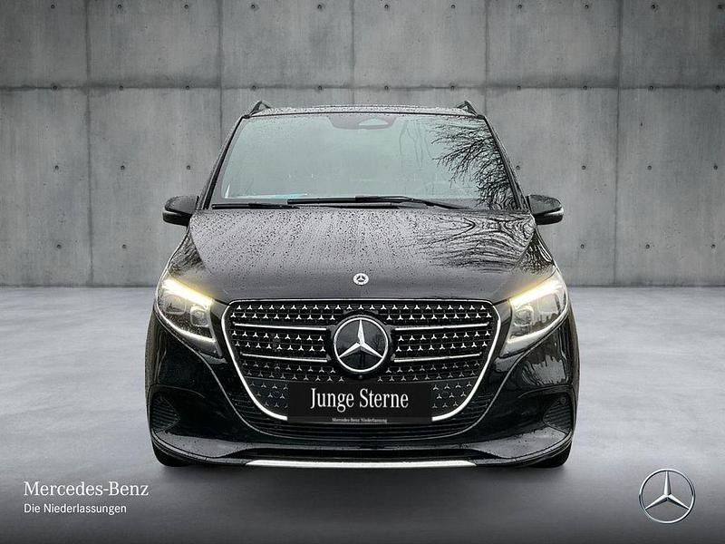 Gebraucht Mercedes V300 Avantgarde 237 PS (174 kW) 2025 Schwarz Van / Kleinbus