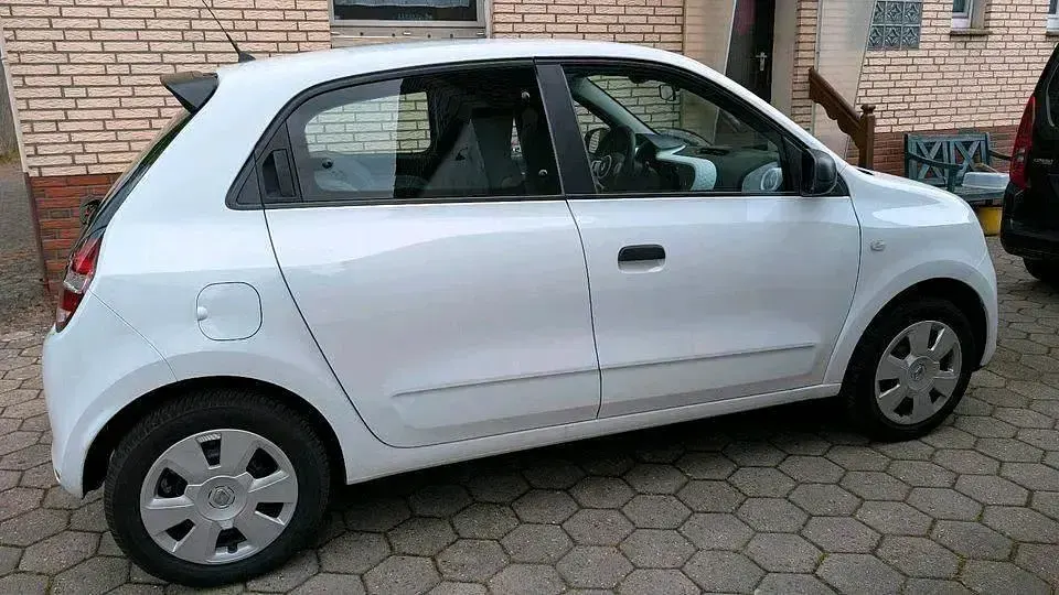 Gebraucht Renault Twingo Life 70 PS (51 kW) 2016 Weiß Kleinwagen