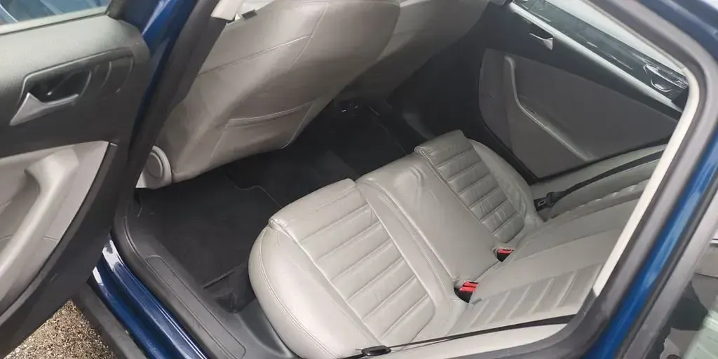 Second-hand VW Passat 170 CP (125 kW) 2010 Albastru Berlinǎ