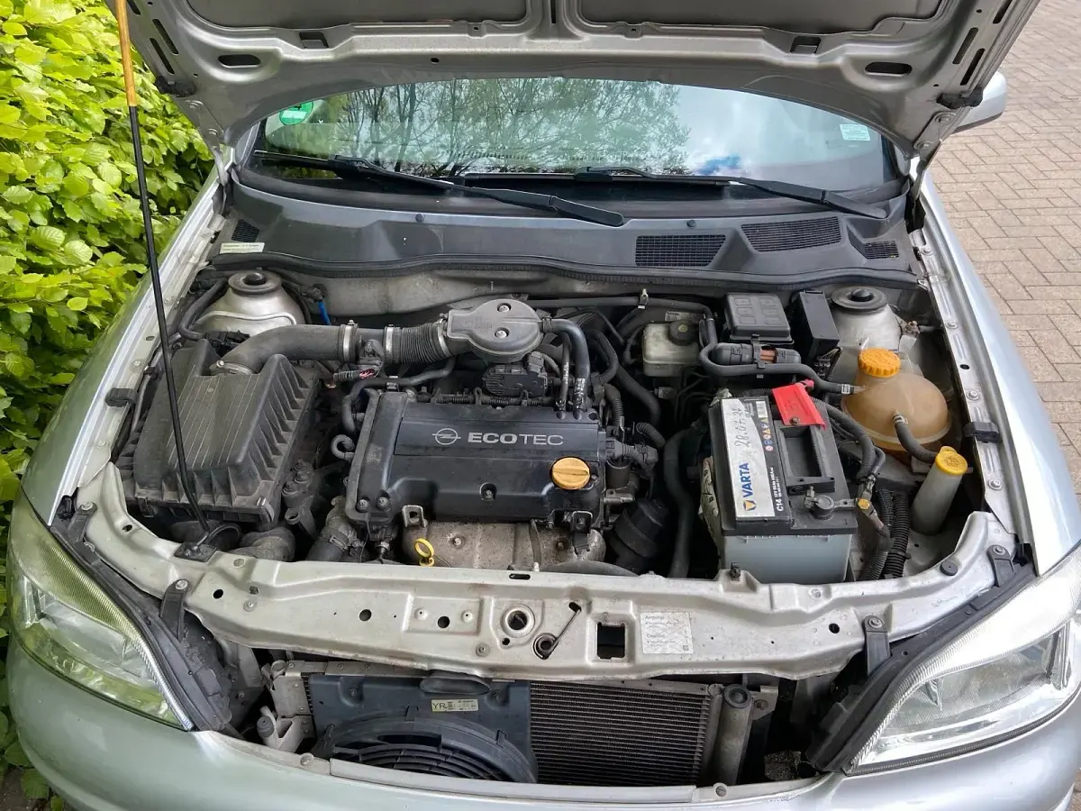 Usata Opel Astra 60 CV (44 kW) 2001 Argento Berlina
