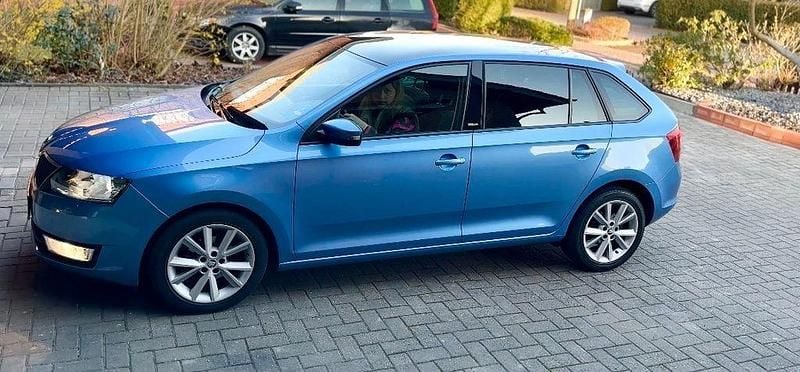 Gebraucht Skoda Rapid Joy 90 PS (66 kW) 2016 Blau Limousine