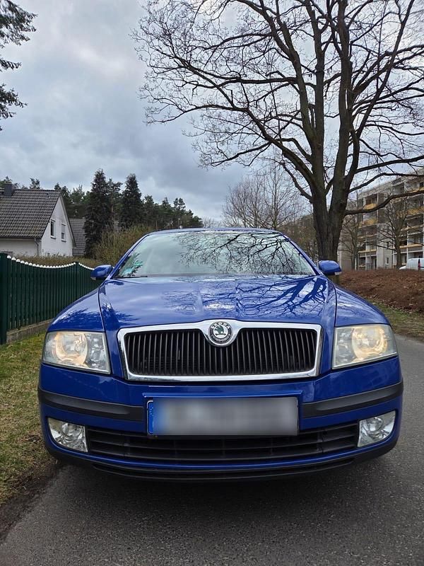 Używany Skoda Octavia 102 KM (75 kW) 2004 Niebieski Sedan/Limuzyna
