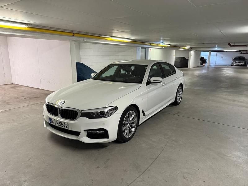 Weiß Gebraucht 2018 BMW 520 M Sport Limousine | 27.000 € (Fairer Preis) - Bild 1/4