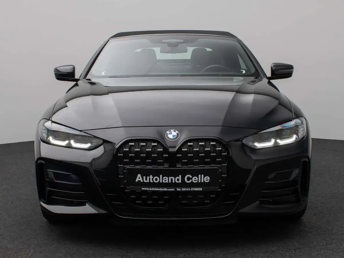 Gebraucht BMW 440 374 PS (275 kW) 2024 Saphirschwarz  475 Cabrio