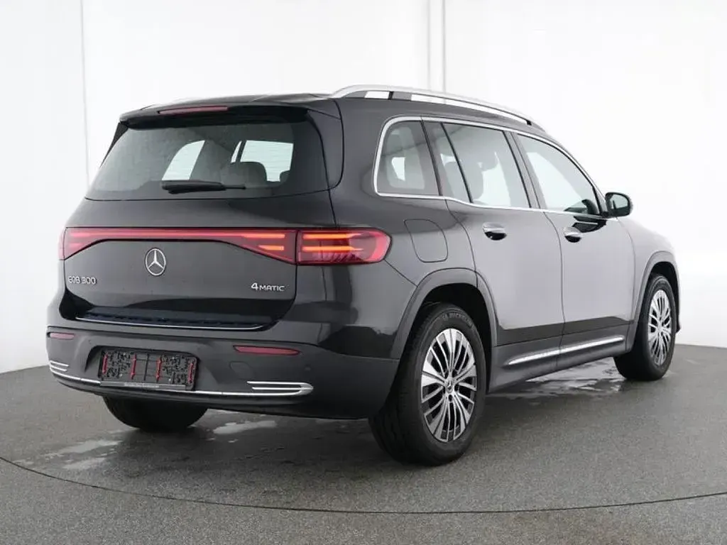 Gebraucht Mercedes EQB300 Progressive 167 kW (228 PS) 2025 Kosmosschwarz (metallic) SUV