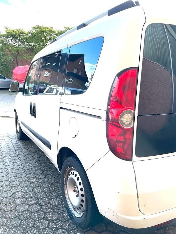 Gebraucht Fiat Doblò 120 PS (88 kW) 2011 Weiß Van / Kleinbus