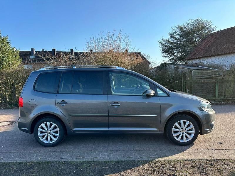 Gebraucht VW Touran Highline 170 PS (125 kW) 2012 Grau Van / Kleinbus