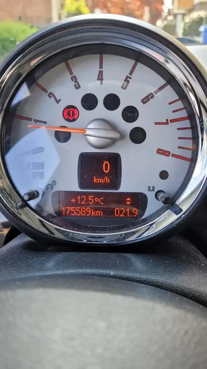 Usata Mini Cooper 98 CV (72 kW) 2010 Giallo Utilitaria