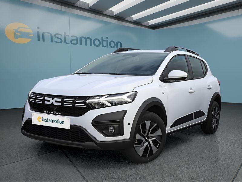 Weiß Gebraucht 2025 Dacia Sandero Stepway Kleinwagen | 17.849 € (Fairer Preis) - Bild 1/4