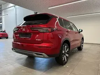 Neu Mitsubishi Outlander P-HEV Select 306 PS (225 kW) 2026 Titan weiß SUV