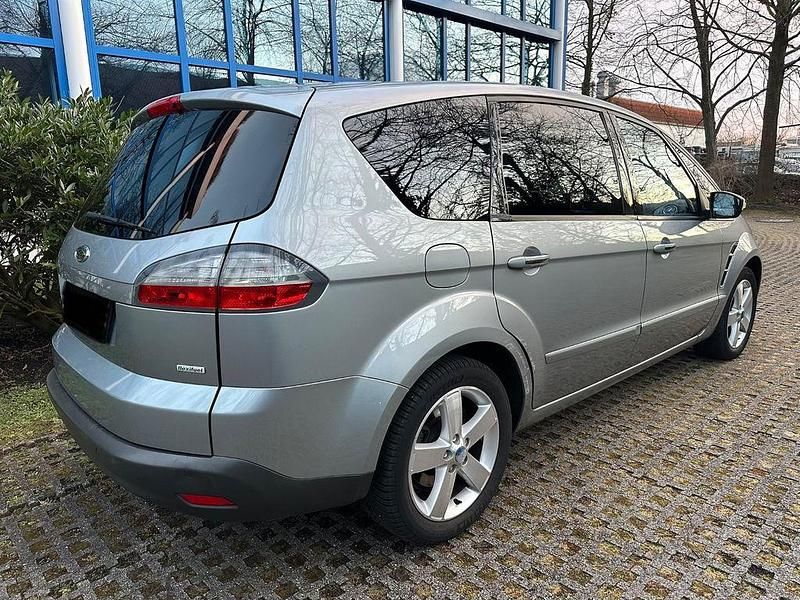 Gebraucht Ford S-MAX Titanium 145 PS (106 kW) 2008 Silber Van / Kleinbus