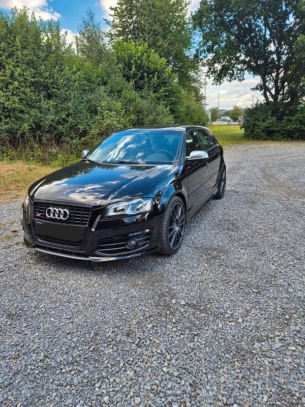 Schwarz Gebraucht 2012 Audi S3 Sport Limousine | 15.500 € (Fairer Preis) - Bild 1/4