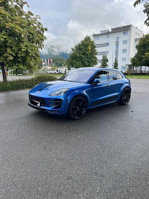 Blau Gebraucht 2015 Porsche Macan Turbo SUV | 37.990 € (Fairer Preis) - Bild 1/4