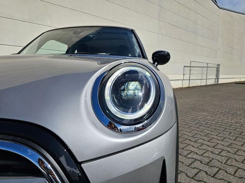Gebraucht Mini Cooper Essential 136 PS (100 kW) 2023 Melting silver iii Kleinwagen