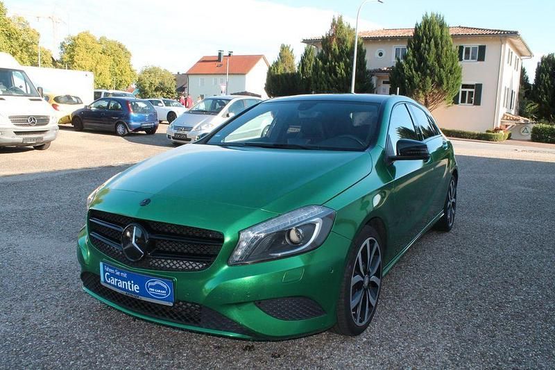 Rot Gebraucht 2014 Mercedes A180 Limousine | 8.999 € (Guter Preis) - Bild 1/4