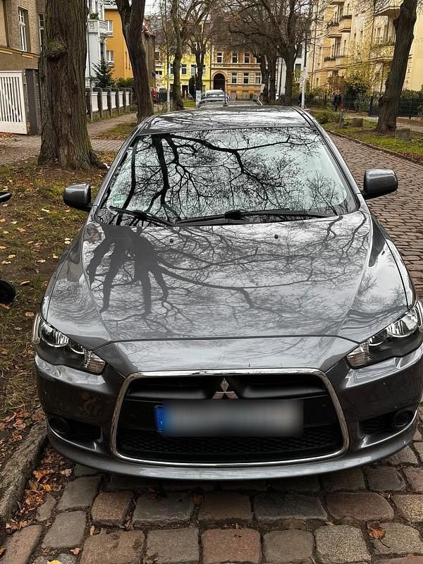 Grau Gebraucht 2010 Mitsubishi Lancer Top Limousine | 3.400 € - Bild 1/4