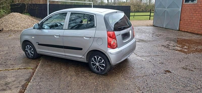 Gebraucht Kia Picanto 65 PS (47 kW) 2010 Silber Kleinwagen
