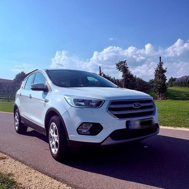 Weiß Gebraucht 2019 Ford Kuga SUV | 11.800 € (Superpreis) - Bild 1/4