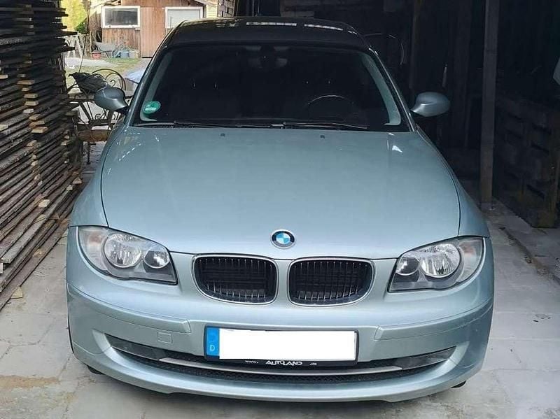 Silber Gebraucht 2009 BMW 116 Kleinwagen | 3.999 € (Fairer Preis) - Bild 1/2