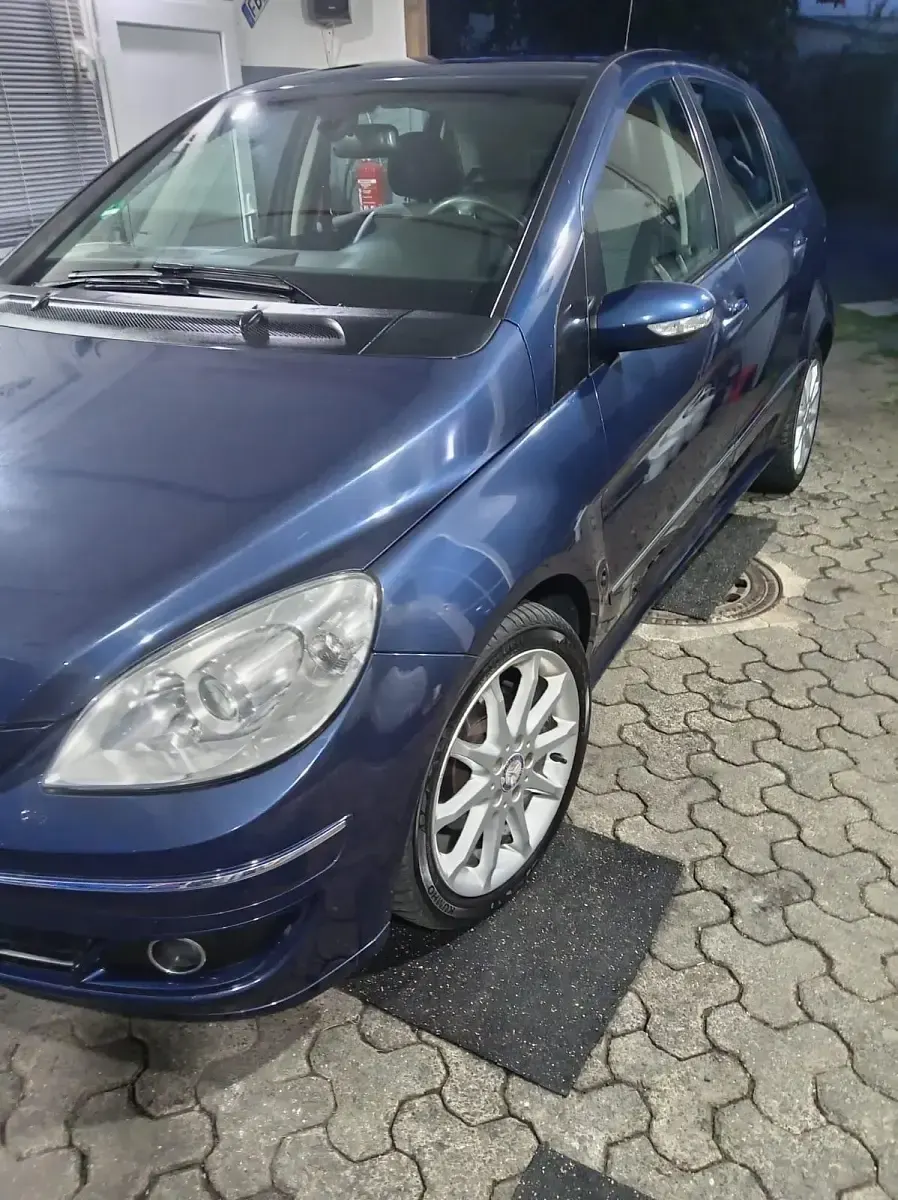 Gebraucht Mercedes B170 85 PS (62 kW) 2008 Blau Van / Kleinbus