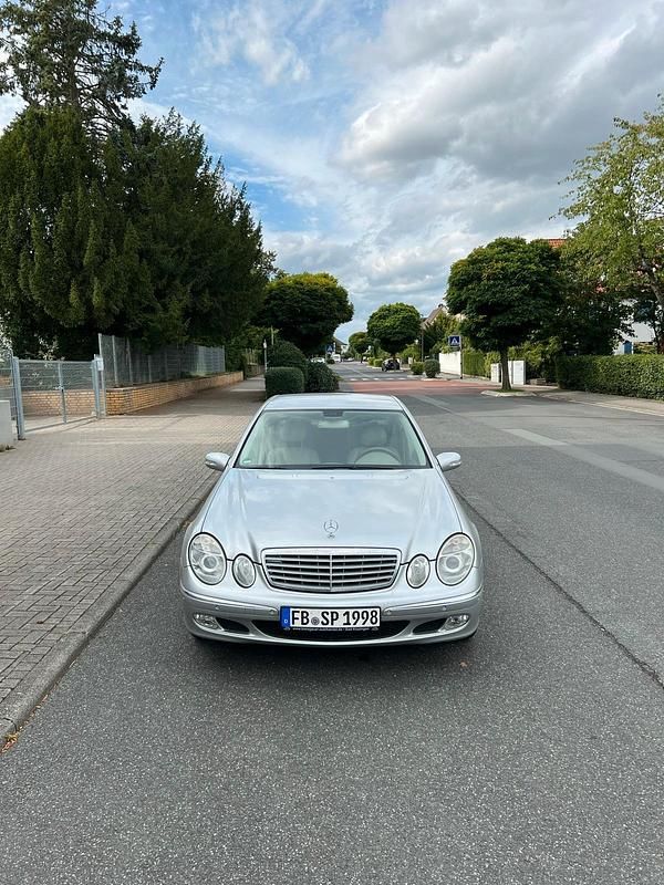 Gebraucht Mercedes E270 170 PS (125 kW) 2003 Silber Limousine