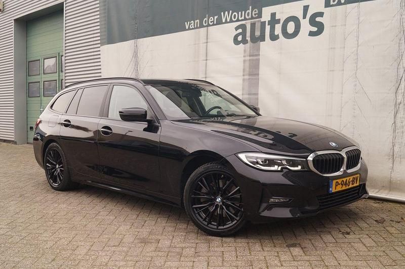 Gebraucht BMW 320e 163 PS (119 kW) 2022 Schwarz Kombi