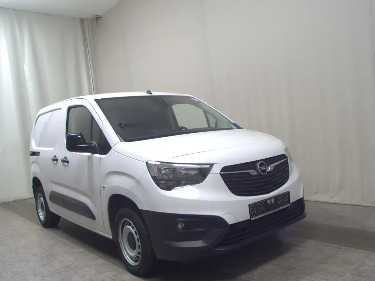 Gebraucht Opel Combo 102 PS (75 kW) 2023 Weiss