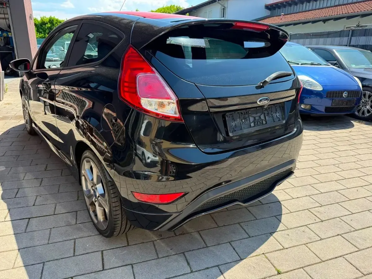Gebraucht Ford Fiesta ST 182 PS (133 kW) 2014 Schwarz Kleinwagen