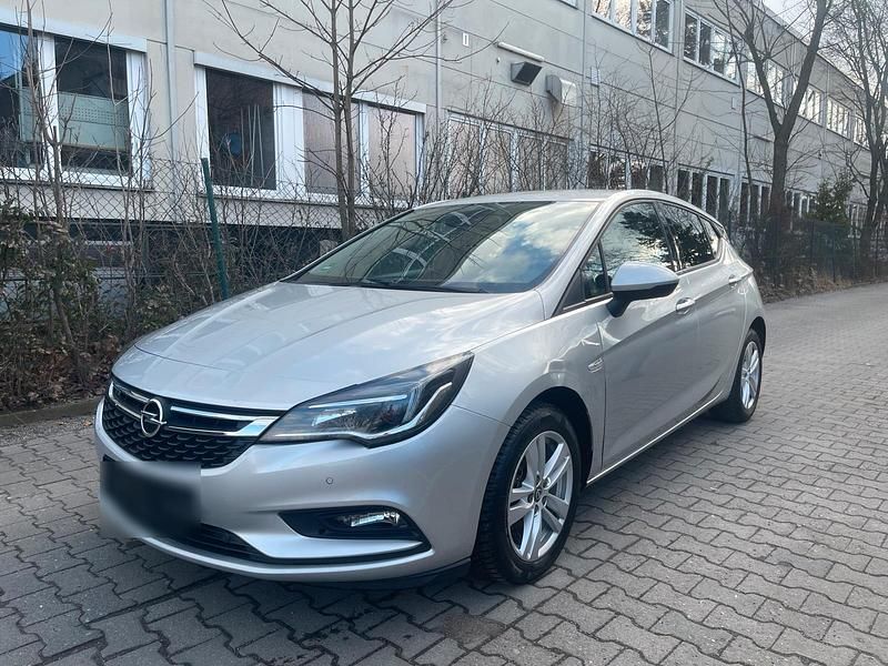Gebraucht Opel Astra 105 PS (77 kW) 2016 Grau Limousine