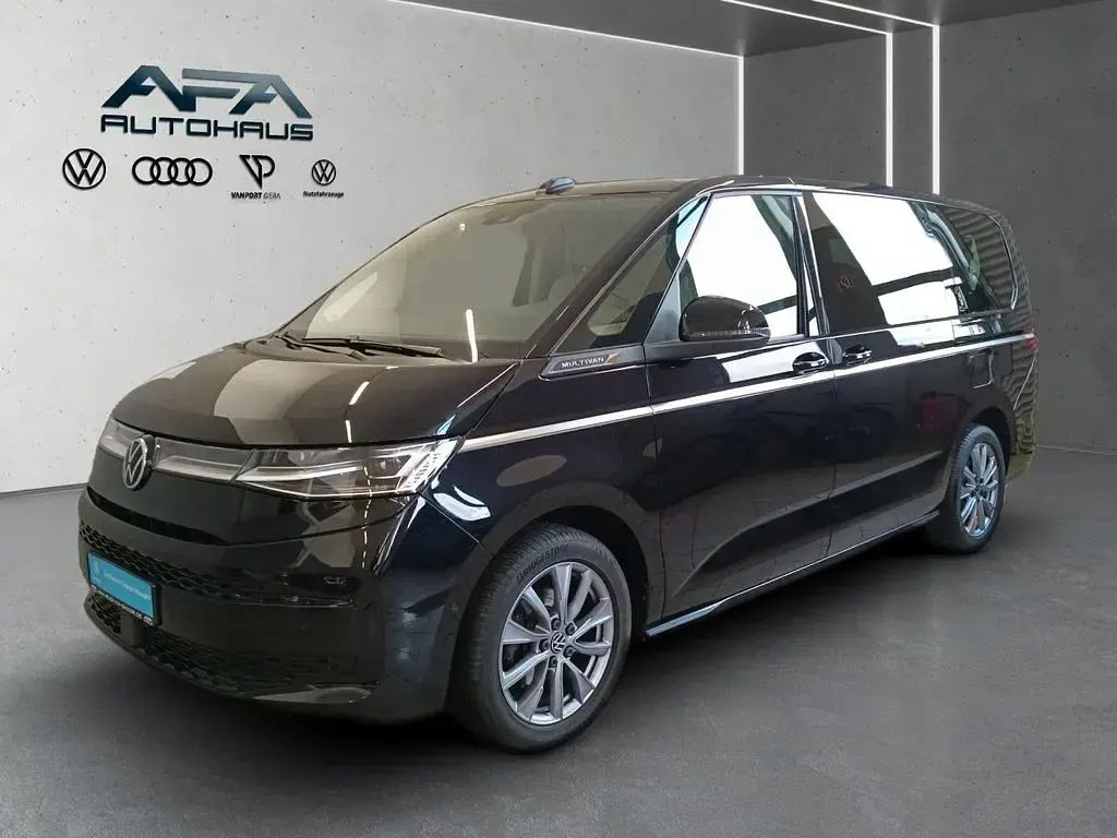 Gebraucht VW Multivan Style 150 PS (110 kW) 2025 Schwarz Van / Kleinbus