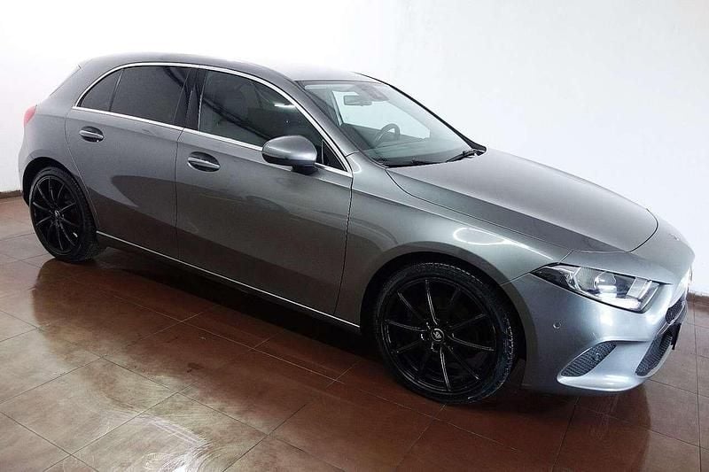 Grau Gebraucht 2018 Mercedes A200 Progressive Coupé | 14.500 € (Guter Preis) - Bild 1/4