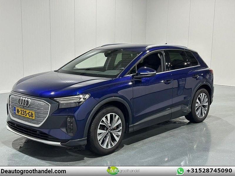 Blau Gebraucht 2021 Audi Q4 e-tron Advanced Plus SUV | 25.289 € (Guter Preis) - Bild 1/4