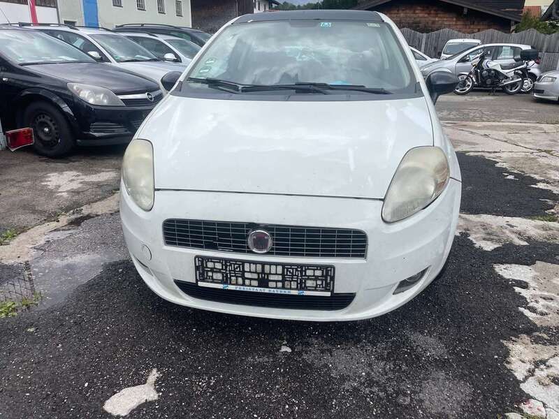 Weiss Gebraucht 2009 Fiat Grande Punto Kleinwagen | 698 € (Superpreis) - Bild 1/4