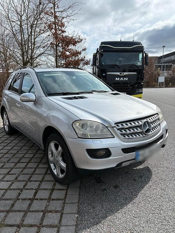 Gebraucht Mercedes ML320 224 PS (164 kW) 2007 Silber SUV