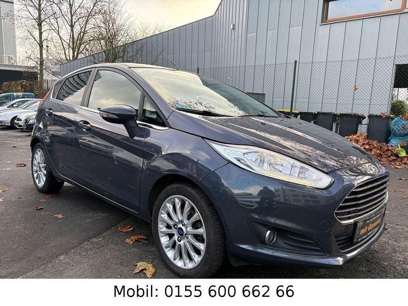Gebraucht Ford Fiesta Titanium 101 PS (74 kW) 2013 Grau Kleinwagen
