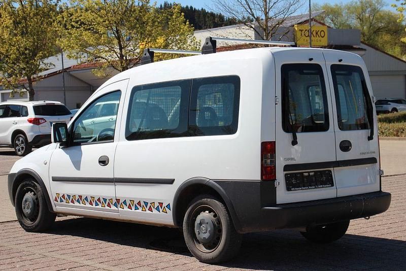 Second-hand Opel Combo 75 CP (55 kW) 2010 Alb Monovolum