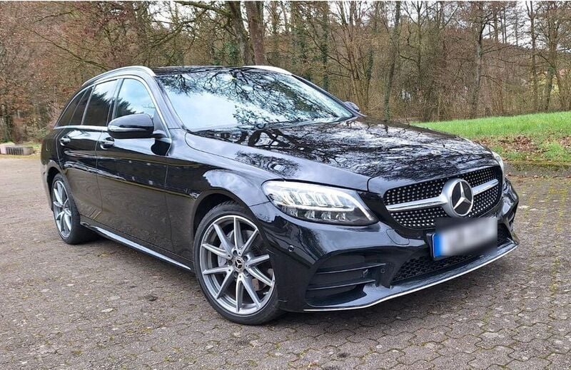 Schwarz Gebraucht 2019 Mercedes C200 AMG Limousine | 19.300 € (Fairer Preis) - Bild 1/4