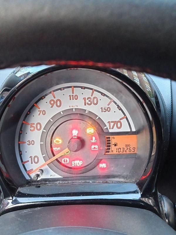 Gebraucht Toyota Aygo 68 PS (50 kW) 2012 Schwarz Kleinwagen