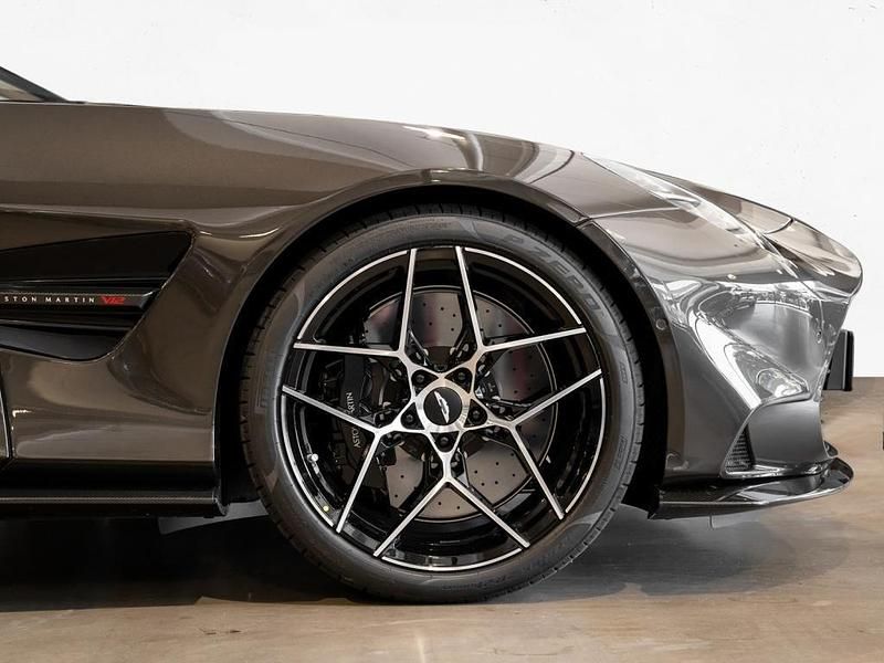 Gebraucht Aston Martin Vanquish 835 PS (614 kW) 2025 Grau cumberland grey Coupé