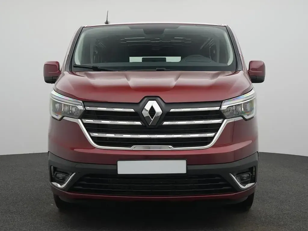 Gebraucht Renault Trafic Komfort 150 PS (110 kW) 2024 Karminrot Van / Kleinbus