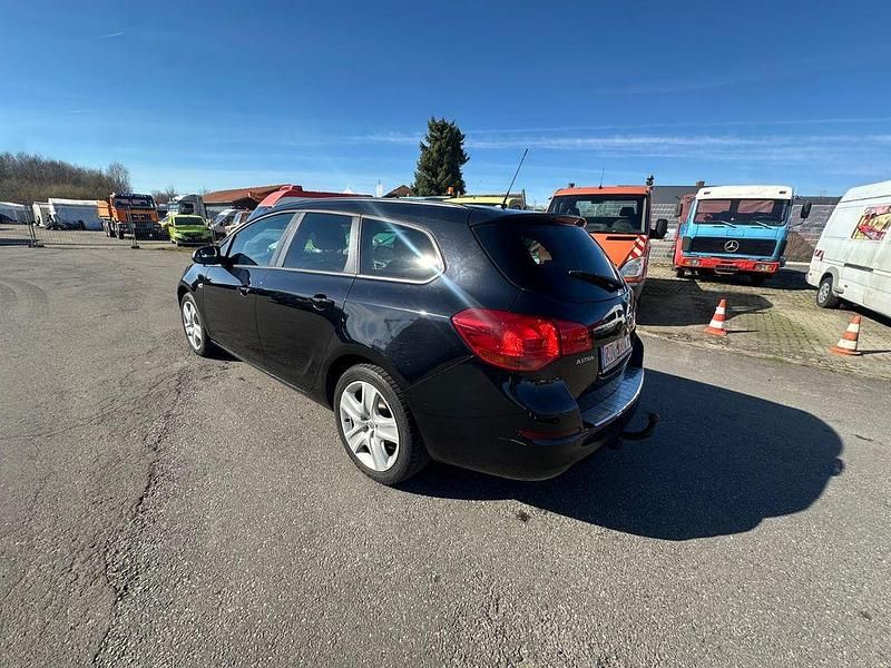 Gebraucht Opel Astra Design Edition 116 PS (85 kW) 2012 Schwarz Kombi