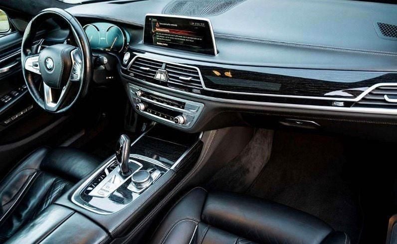 Gebraucht BMW 740 iPerformance 326 PS (239 kW) 2017 Schwarz Limousine