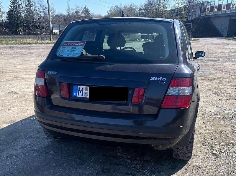 Gebraucht Fiat Stilo Dynamic 116 PS (85 kW) 2002 Violett Limousine