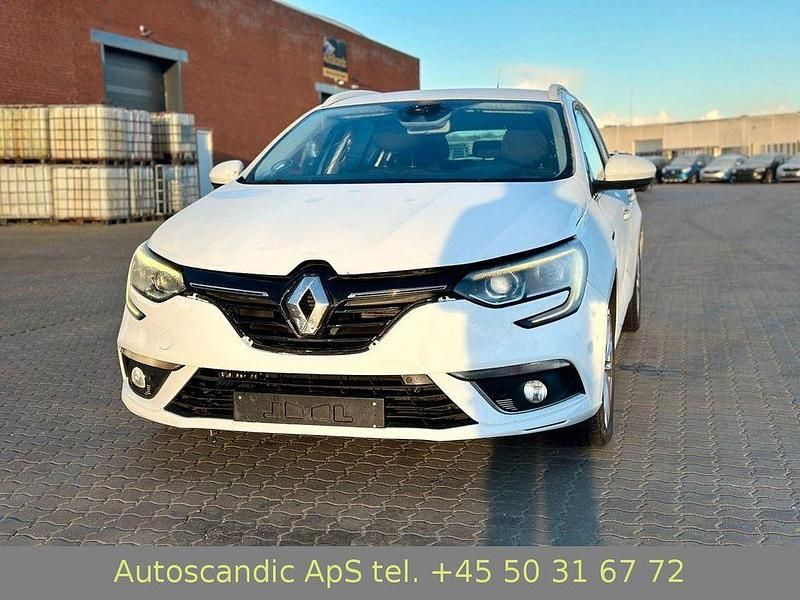 Weiß Gebraucht 2017 Renault Mégane IV Limousine | 6.300 € (Fairer Preis) - Bild 1/4