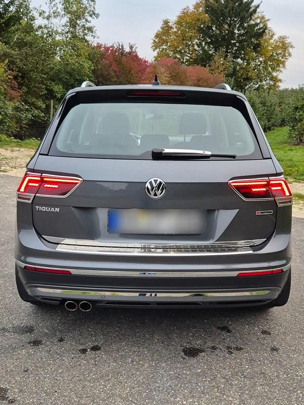 Gebraucht VW Tiguan Highline 190 PS (139 kW) 2020 Grau SUV