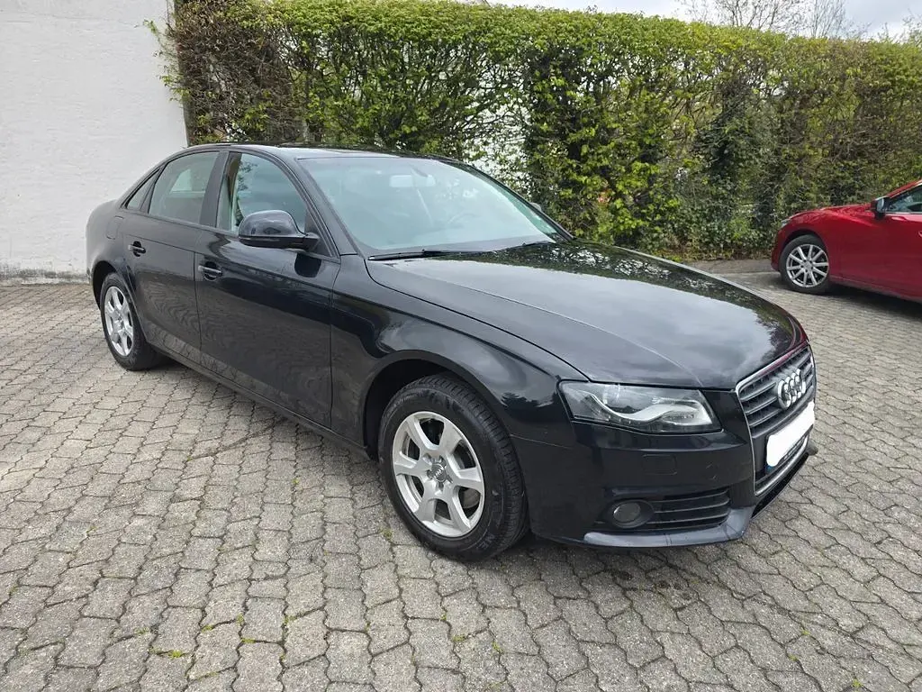 Second-hand Audi A4 Attraction 143 CP (105 kW) 2009 Negru Berlinǎ