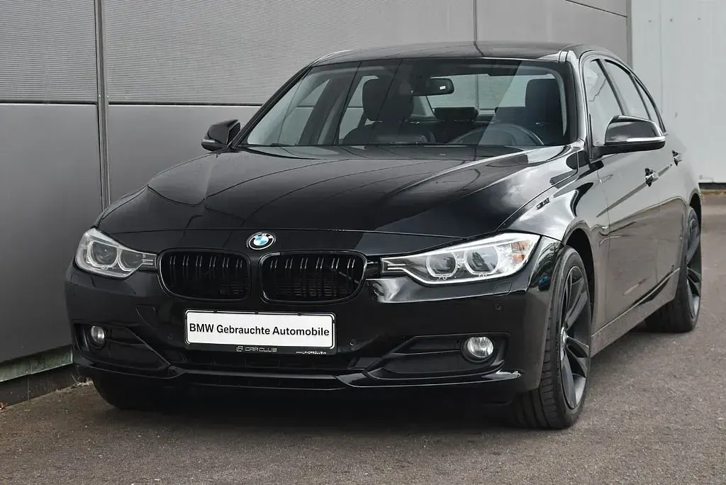 Gebraucht BMW 320 Sport Line 184 PS (135 kW) 2012 Schwarz Limousine