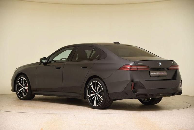 Gebraucht BMW 540 M Sport 286 PS (210 kW) 2025 Grau Limousine