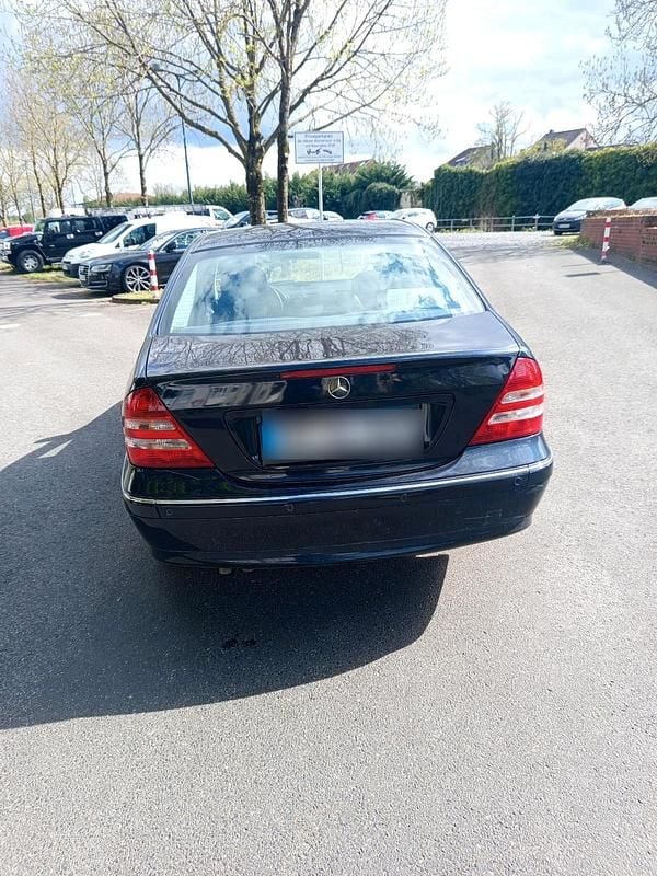 Używany Mercedes C280 231 KM (169 kW) 2007 Niebieski Sedan/Limuzyna